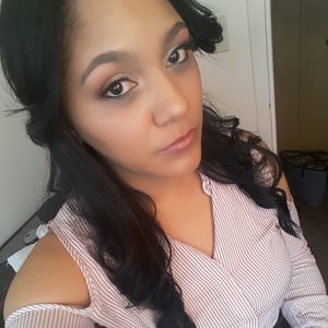 Meet your Posher, Raquel